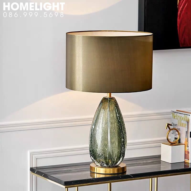 Đèn để bàn phòng khách sẽ là điểm nhấn tuyệt vời cho không gian sống của bạn. Với thiết kế độc đáo và sang trọng, nó không chỉ chiếu sáng mà còn tạo điểm nhấn cho căn phòng. Hãy tận hưởng không gian sống tuyệt đẹp với đèn để bàn phòng khách.