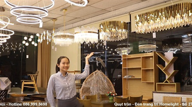 Showroom rộng 200m2 - Quạt trần - Đèn trang trí